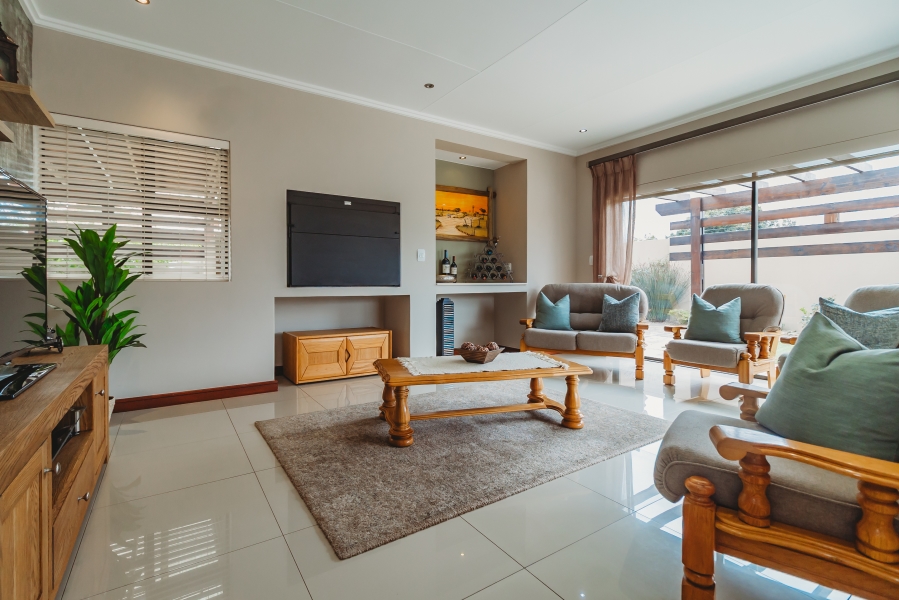 4 Bedroom Property for Sale in Earls Court Lifestyle Estate Western Cape